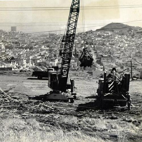 [Wrecking company working in Diamond Heights]
