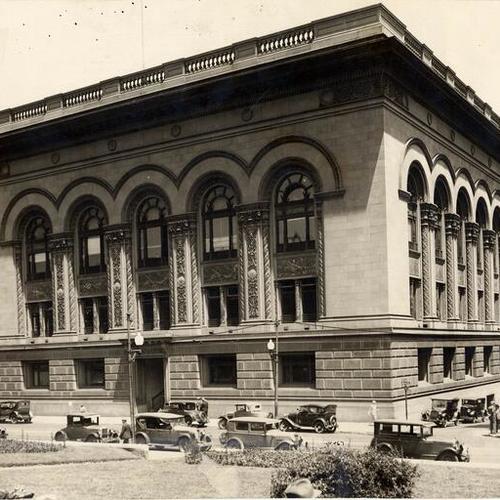 [Front facade of Old Hall of Justice]