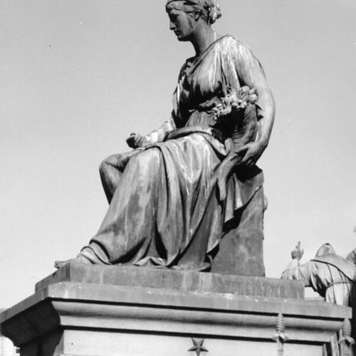 In '49, Pioneer Monument