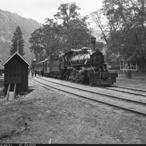 [Hetch Hetchy Railroad: Steam Train Engine #5 at Hetch Hetchy Dam]