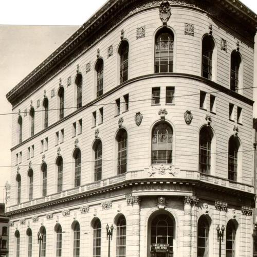 [Bank of Italy located at  Powell and Eddy streets]