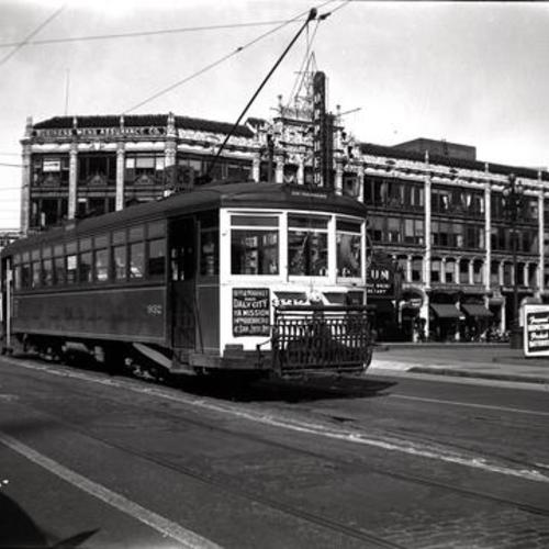 [Eighth looking north to Market street showing #26 line car 932 at terminus]
