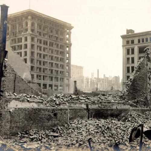[Shreve Building destroyed by the 1906 earthquake and fire]