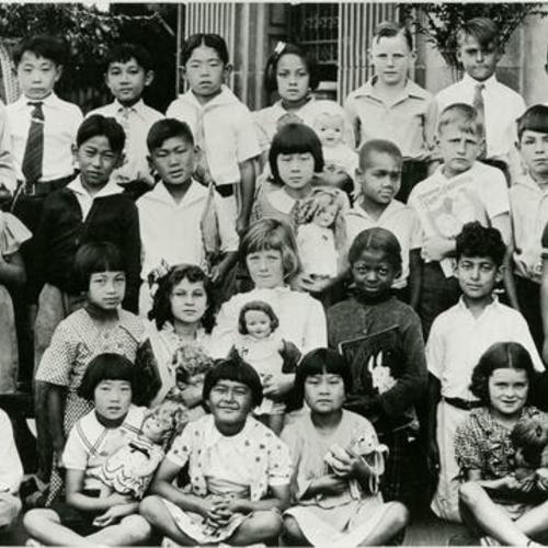 [Class photo from the Raphael Weill School at Laguna and Ellis Streets]