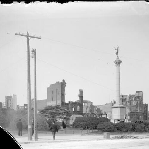 [Union Square after the 1906 earthquake and fire, view looking northeast]