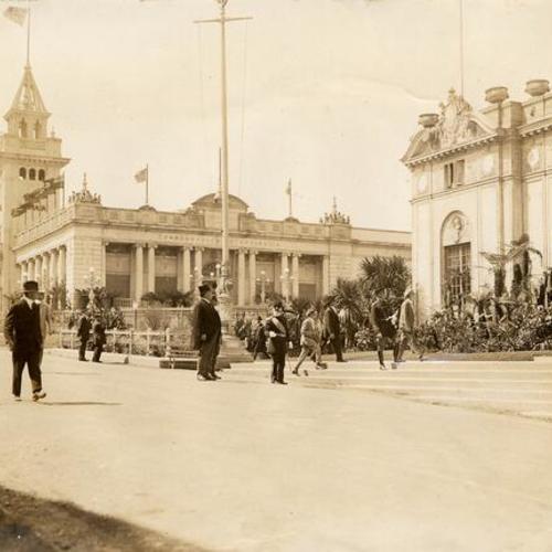 [Taft Day in front of New Zealand Building]