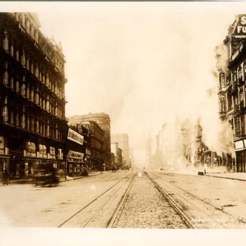 Market Street, east of 6th Street, April 18, 1906