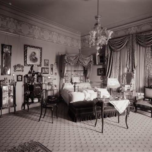 Interior bedroom of Victorian home