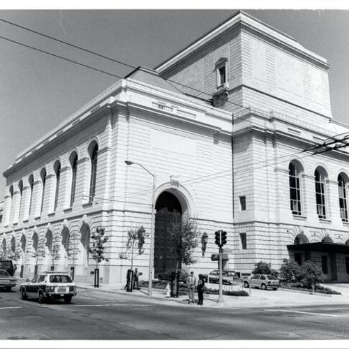 [View of addition to War Memorial Opera House at Grove and Franklin streets]
