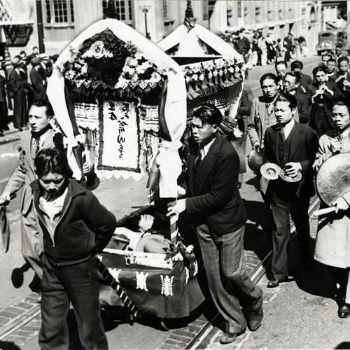 [Funeral for Wo Suey in Chinatown]