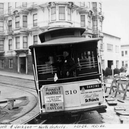 [Cable car at Powell and Jackson Street, northwesterly]