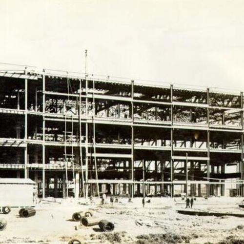[Construction of San Francisco Civic Auditorium - west elevation]