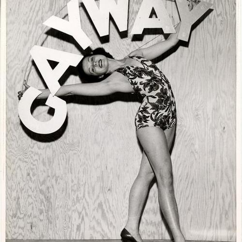 [Show girl holding sign "Gayway", Golden Gate International Exposition on Treasure Island]