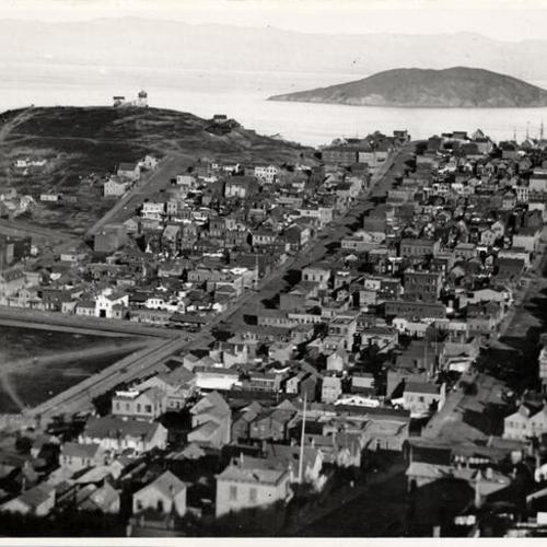 [View of Telegraph Hill from Russian Hill]