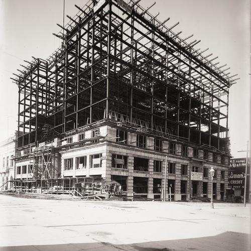 Y. M. C. A. building construction workers at Golden Gate Avenue and Leavenworth Street corner