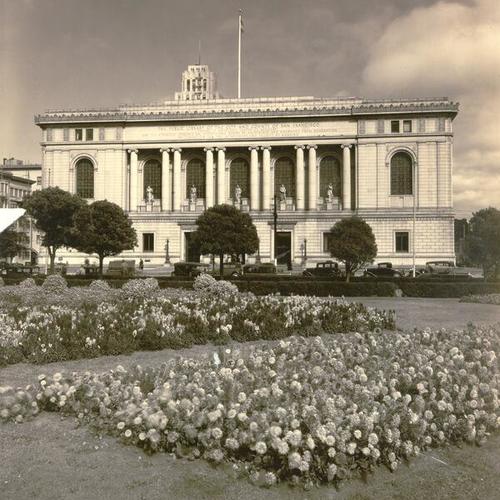 [Frontal view of Main Library exterior in 1930's]