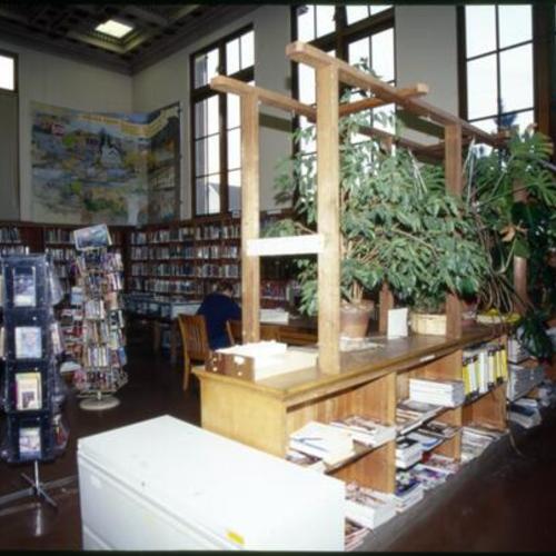 [Reading room at the Noe Valley Branch of the San Francisco Public Library]
