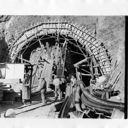 [Waldo Tunnel being constructed by workmen]