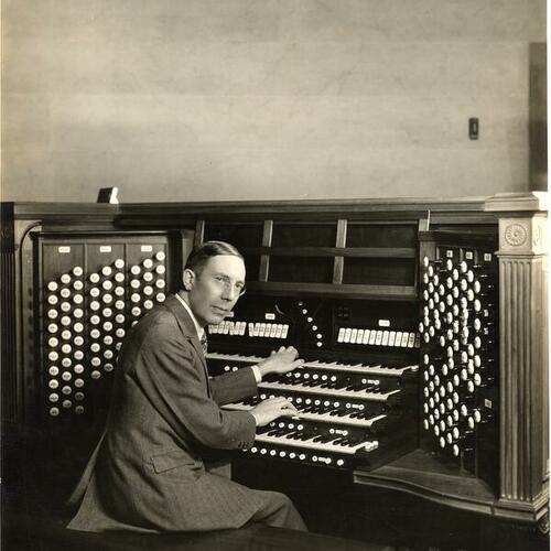 [Uda Walrop, organist at the San Francisco Palace of the Legion of Honor]