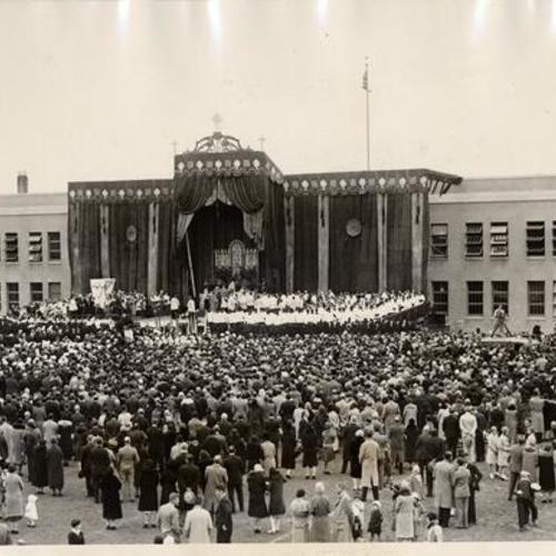 [Largest audience ever gathered in San Francisco for a religious ceremony at St. Ignatius College]