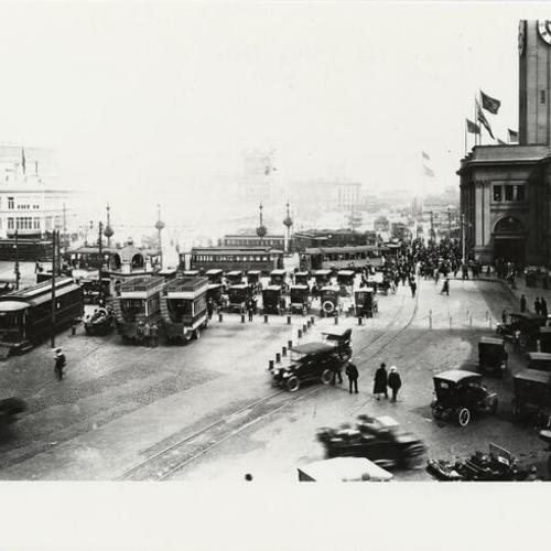 [Vehicles parked in front of the Ferry Building]