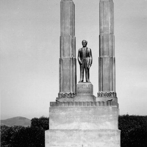 [Statue of Joseph B. Strauss, Chief Engineer of the Golden Gate Bridge]