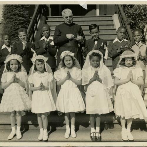 [First Communion(?)group photo]