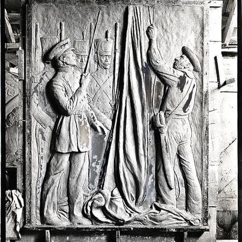 [Relief sculpture 'Raising the American flag' at Native Sons of the Golden West building]