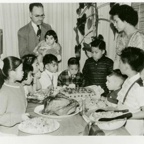 [Fourth birthday party of Ricardo at Divisadero Street in 1959]