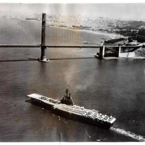 [USS Hancock entering San Francisco Bay]