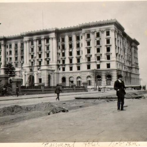[Fairmont Hotel located on Nob Hill in ruins after the 1906 earthquake and fire]
