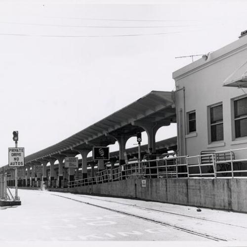 [Southern Pacific railway station at 3rd and King streets]