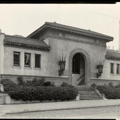 [Exterior of North End Police Station]