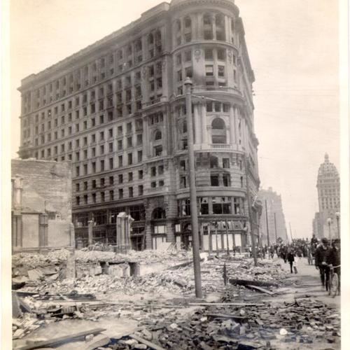 [Flood Building after the 1906 earthquake and fire]
