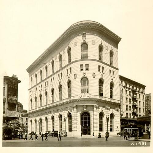 [Bank of Italy's head office at Powell and Market streets]