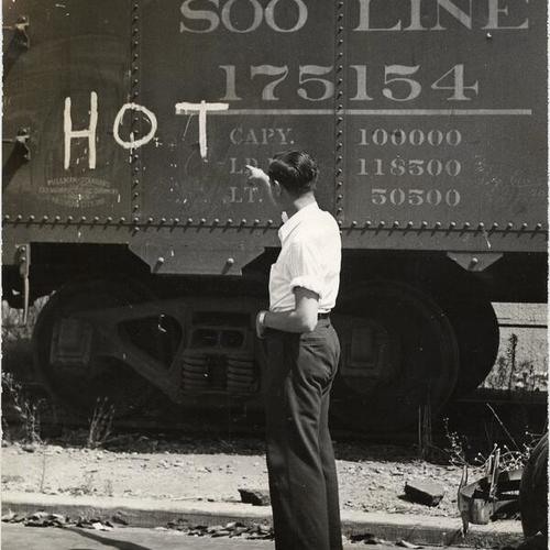 ["Hot" railroad car at center of dispute between Distributors Association and Warehousemen's  Union]