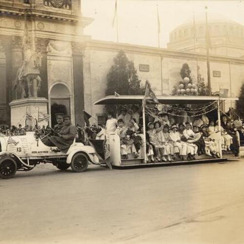 [Chinese girls in the parade on Insurance Day at Panama-Pacific International Exposition]