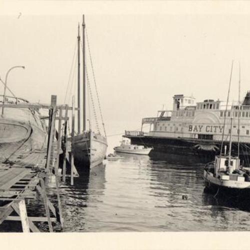 [View of ferryboat "Bay City"]