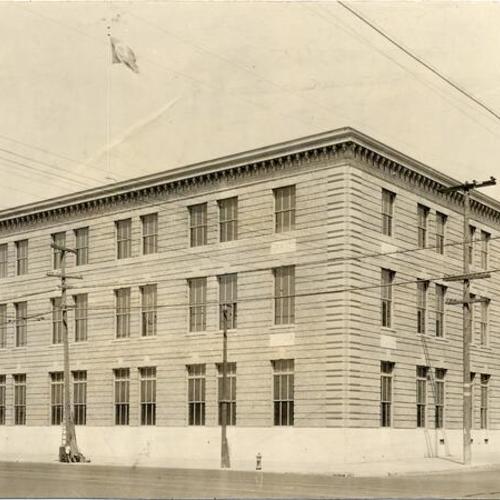 [Pacific Telephone & Telegraph Company building at 389 9th Avenue]