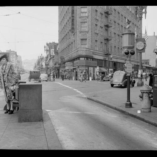 [Scene of an automobile accident at Jones and Market Streets]