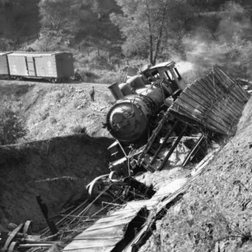 [Hetch Hetchy Railroad #4: Wrecked Locomotive at Six Bit Gulch]