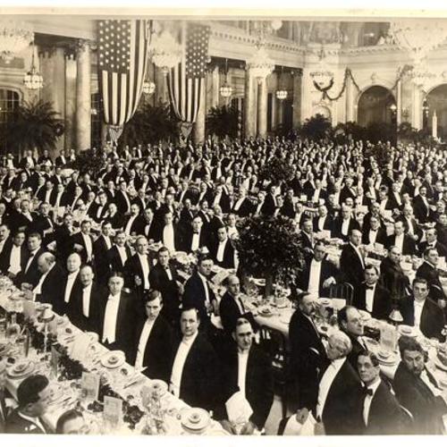 [New York and West Virginia commissioners having banquet at 717 Market Street at the Panama-Pacific International Exposition]