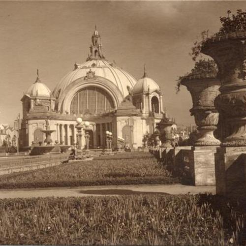 [Festival Hall at the Panama-Pacific International Exposition]