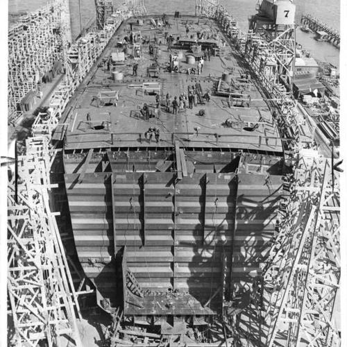 [Workmen constructing a ship's deck at Richmond shipyard number 2]