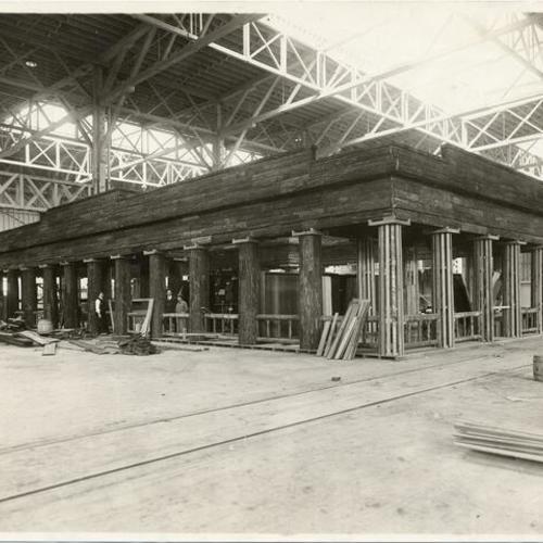[Construction of the Washington State Booth inside the Palace of Horticulture, Panama-Pacific International Exposition]