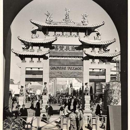 [Entrance to the Chinese Village, Golden Gate International Exposition on Treasure Island]