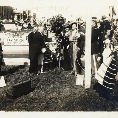 [Groundbreaking ceremony for Swedish Building at the Panama-Pacific International Exposition]