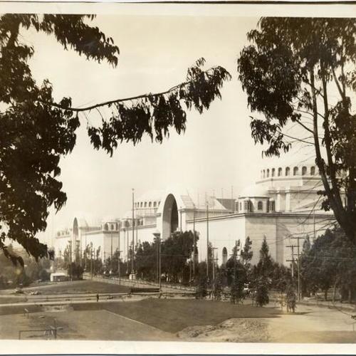 [View of the Palace of Education and Palace of Food Products at the Panama-Pacific International Exposition]