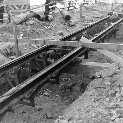 [Construction of cable car tracks on Mason Street north of Broadway]