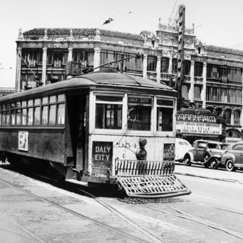 [Streetcar in front of the Orpheum Theater on Market Street]